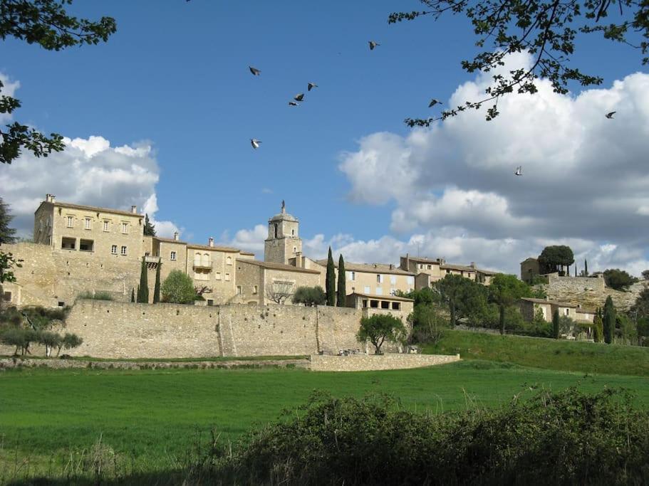 Le Maset Des Aires Avec Vue Sur Le Luberon Et Son Jacuzzi Exterieur Disponible De Juin A Mi-Septembre Maubec  ภายนอก รูปภาพ