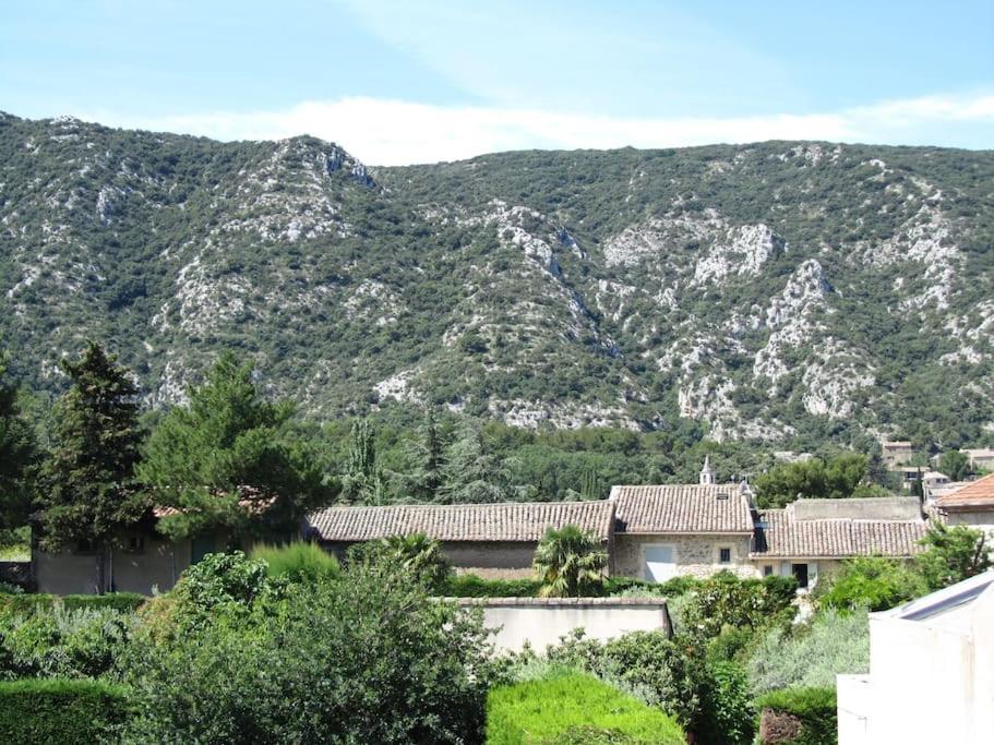 Le Maset Des Aires Avec Vue Sur Le Luberon Et Son Jacuzzi Exterieur Disponible De Juin A Mi-Septembre Maubec  ภายนอก รูปภาพ