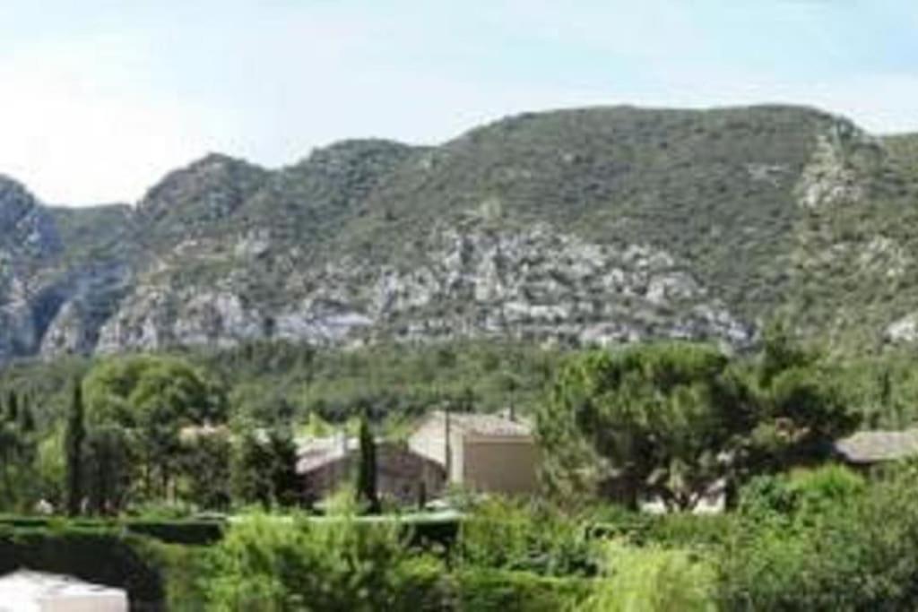 Le Maset Des Aires Avec Vue Sur Le Luberon Et Son Jacuzzi Exterieur Disponible De Juin A Mi-Septembre Maubec  ภายนอก รูปภาพ